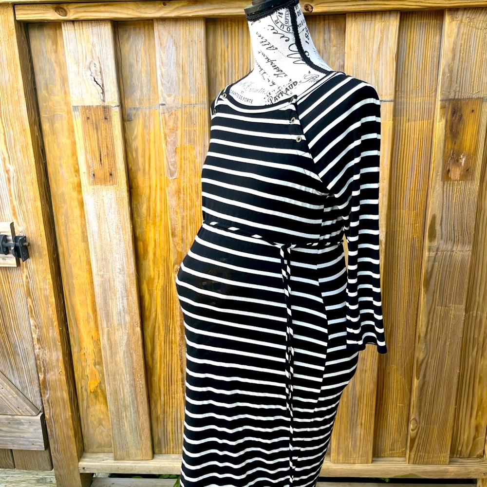 Motherhood Maternity Black & White Dress size small.